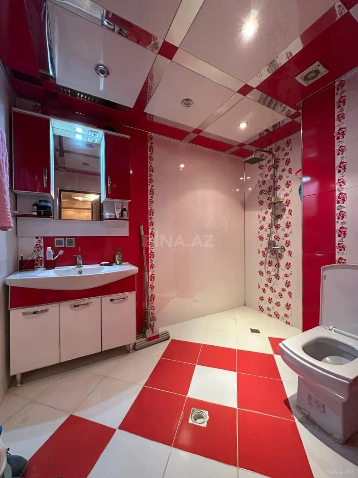 Satılır 2 otaqlı mənzil 100 m²