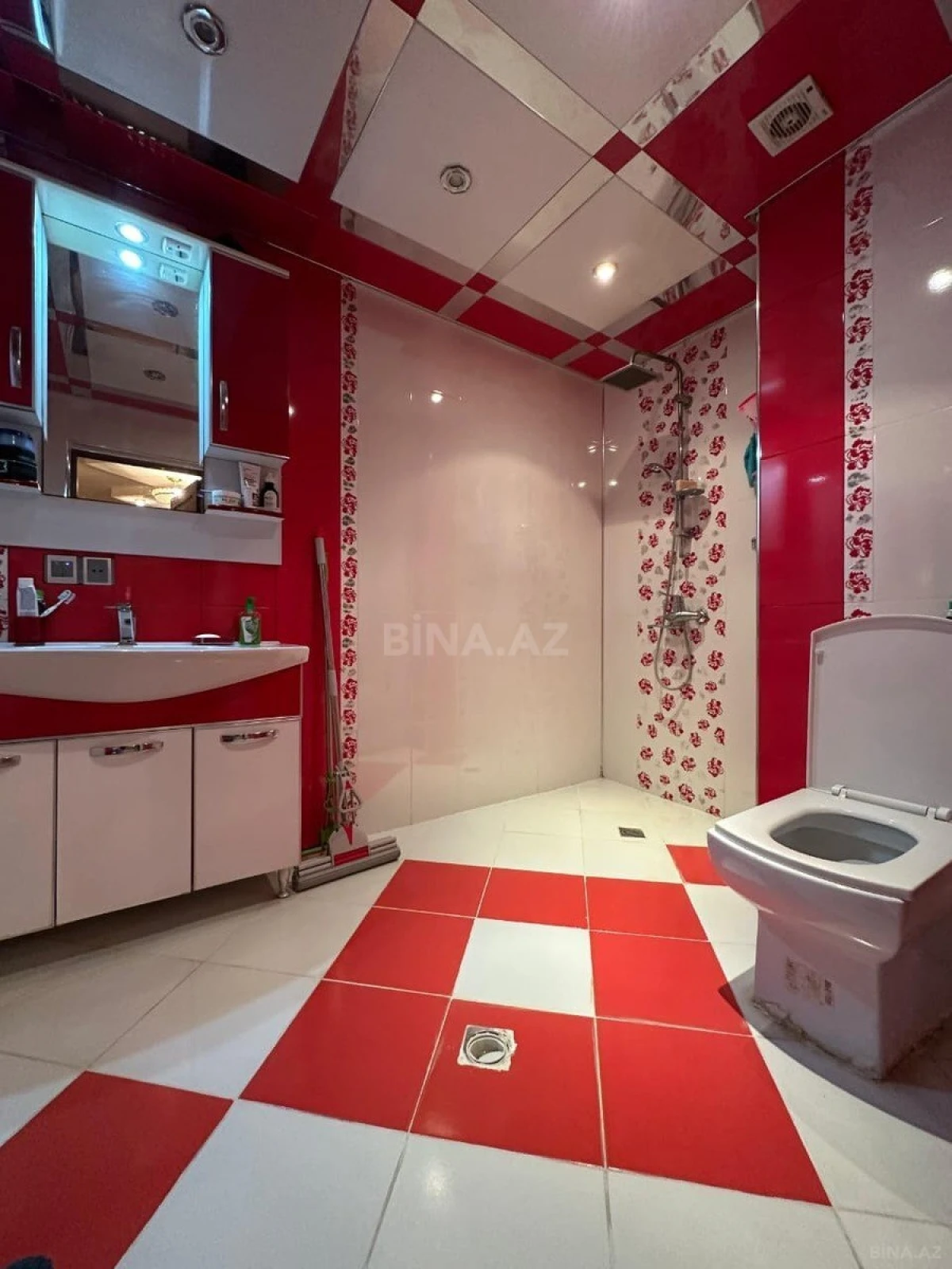 Satılır 2 otaqlı mənzil 100 m²