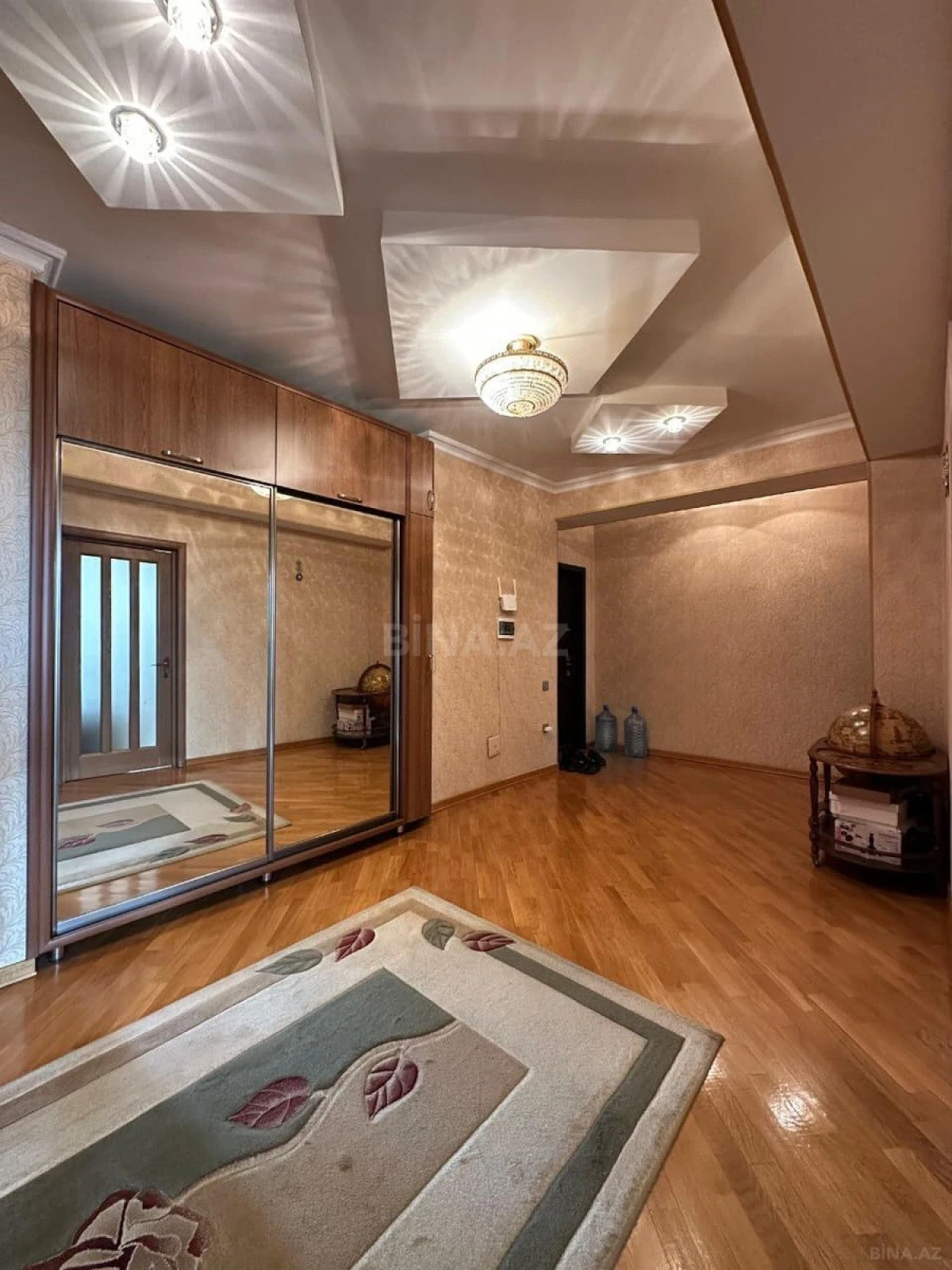 Satılır 2 otaqlı mənzil 100 m²