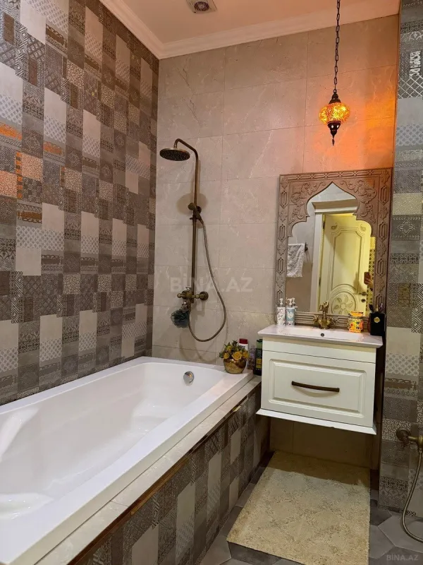 Satılır 4 otaqlı mənzil 157 m²