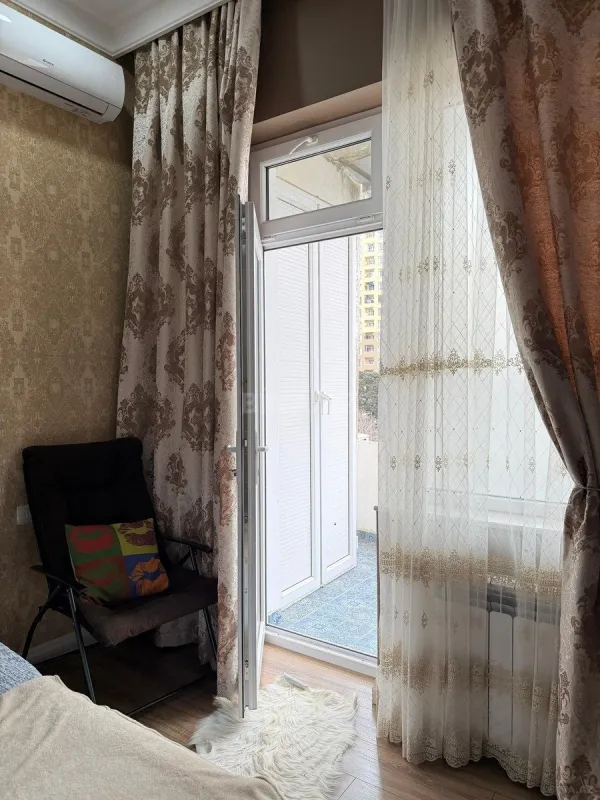 Satılır 4 otaqlı mənzil 157 m²