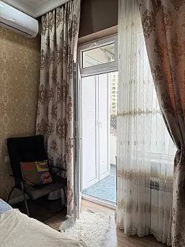 Satılır 4 otaqlı mənzil 157 m²