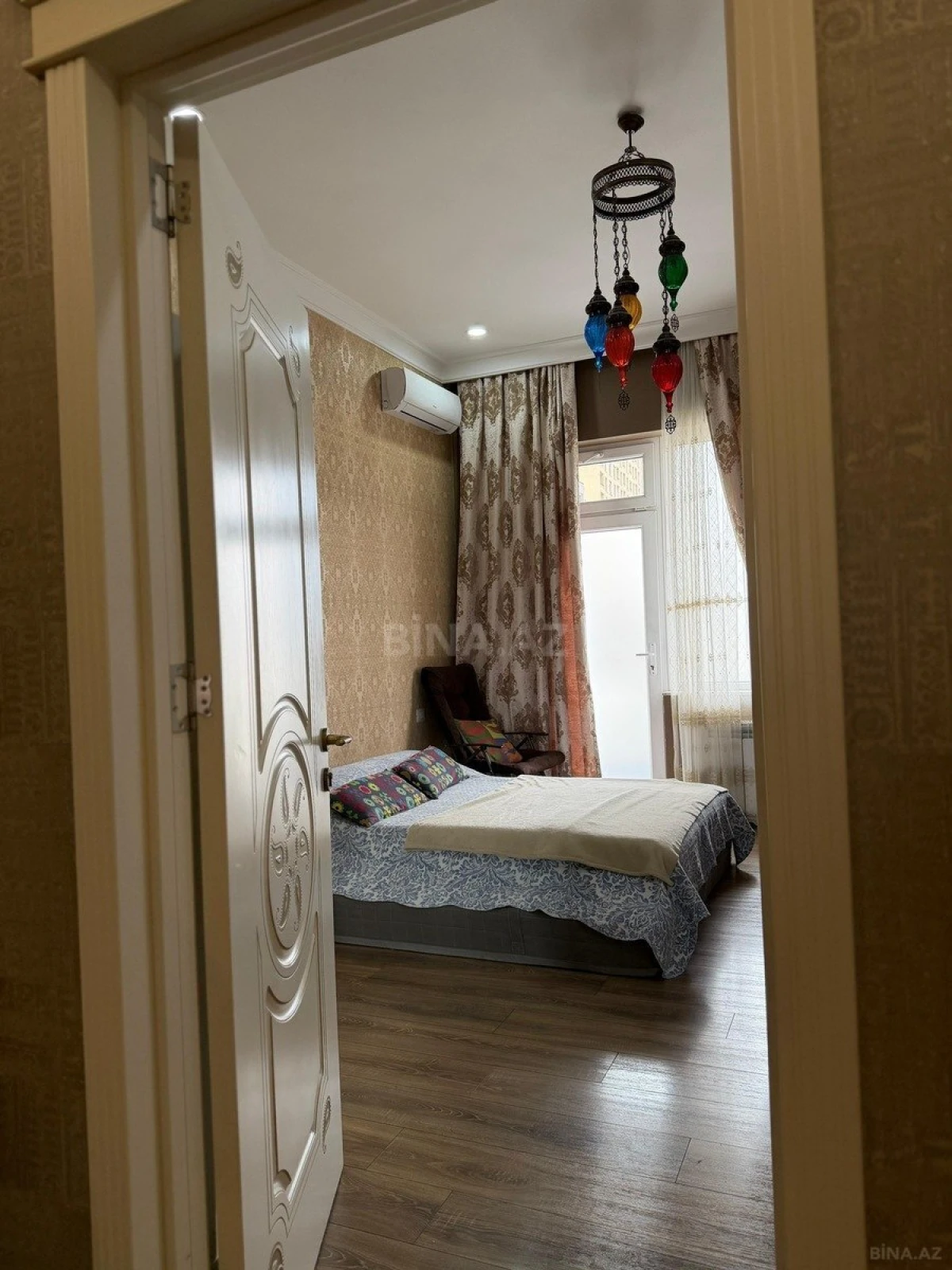 Satılır 4 otaqlı mənzil 157 m²