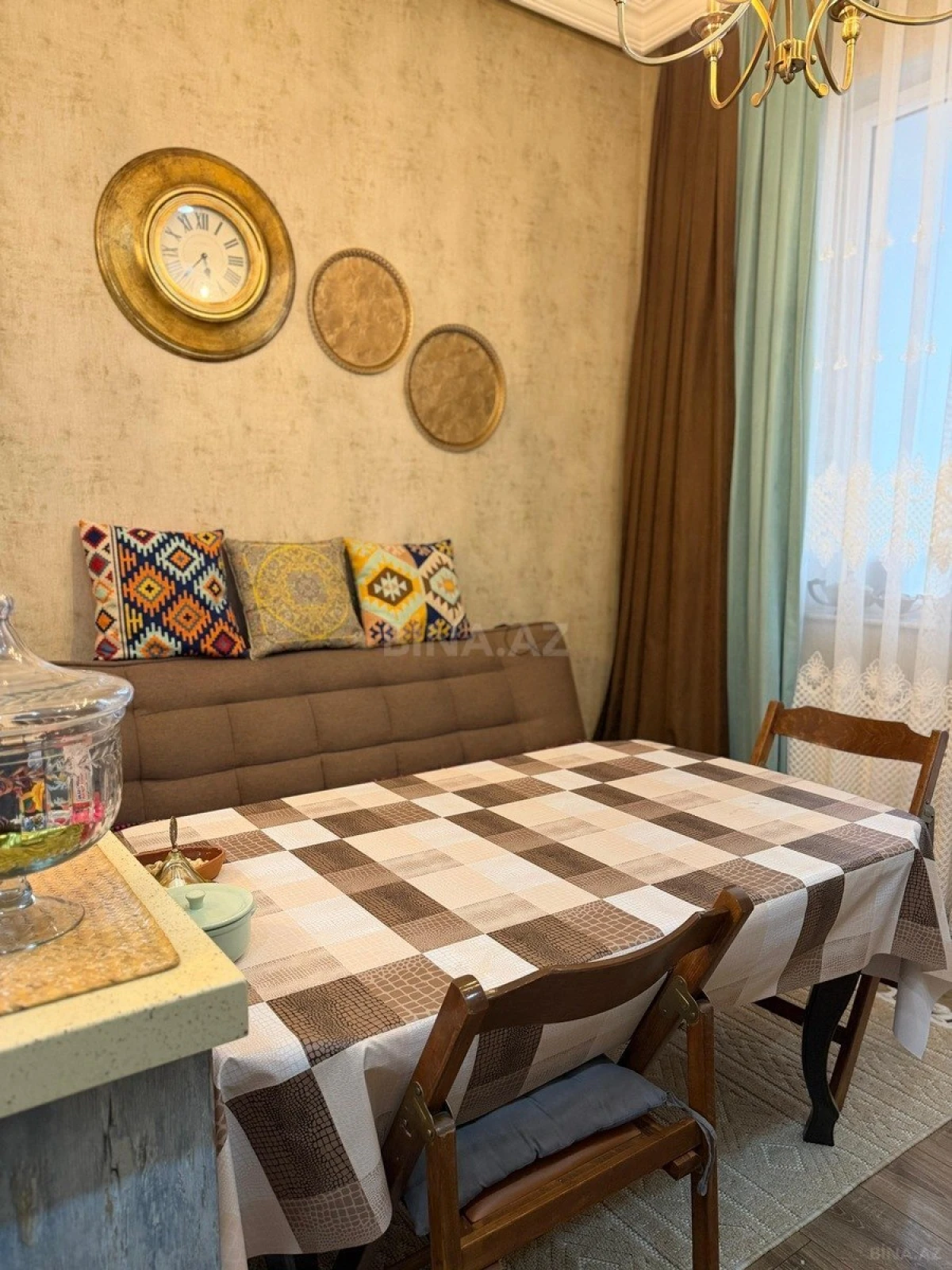 Satılır 4 otaqlı mənzil 157 m²