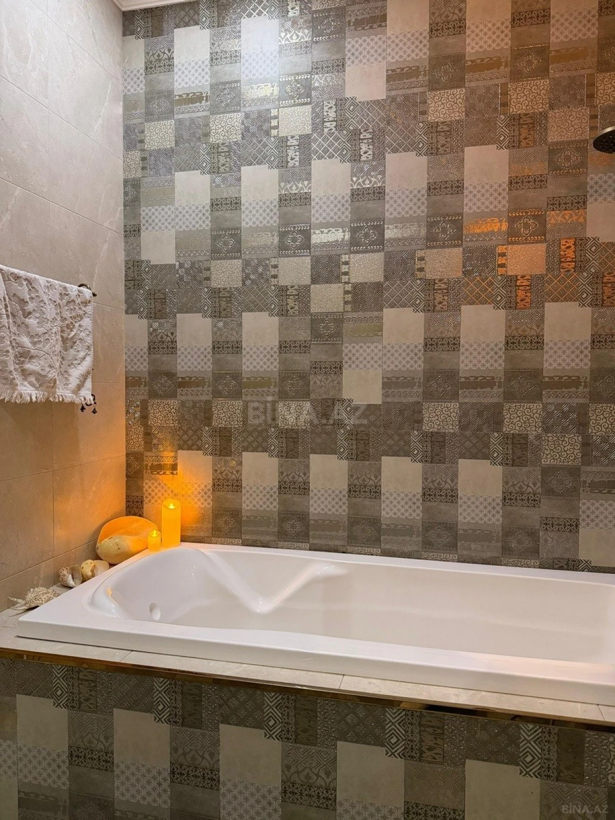 Satılır 4 otaqlı mənzil 157 m²