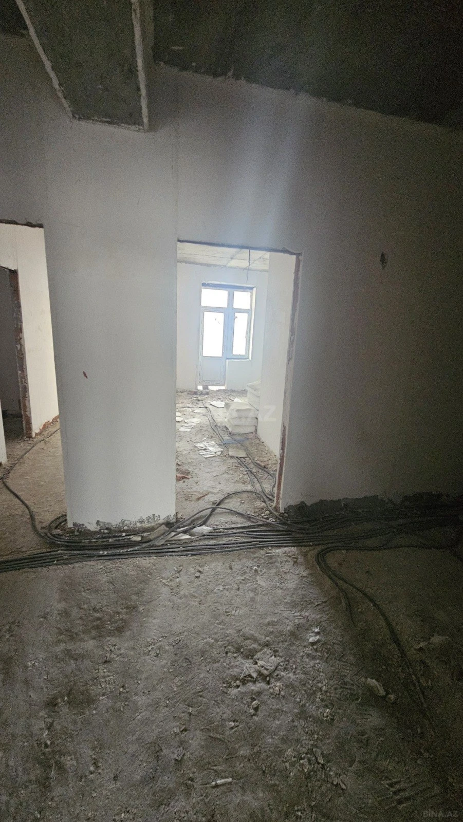 Satılır 3 otaqlı mənzil 155 m²