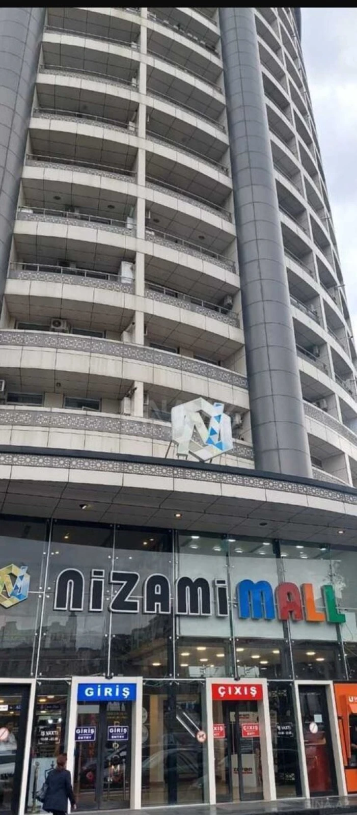 Satılır 3 otaqlı mənzil 155 m²