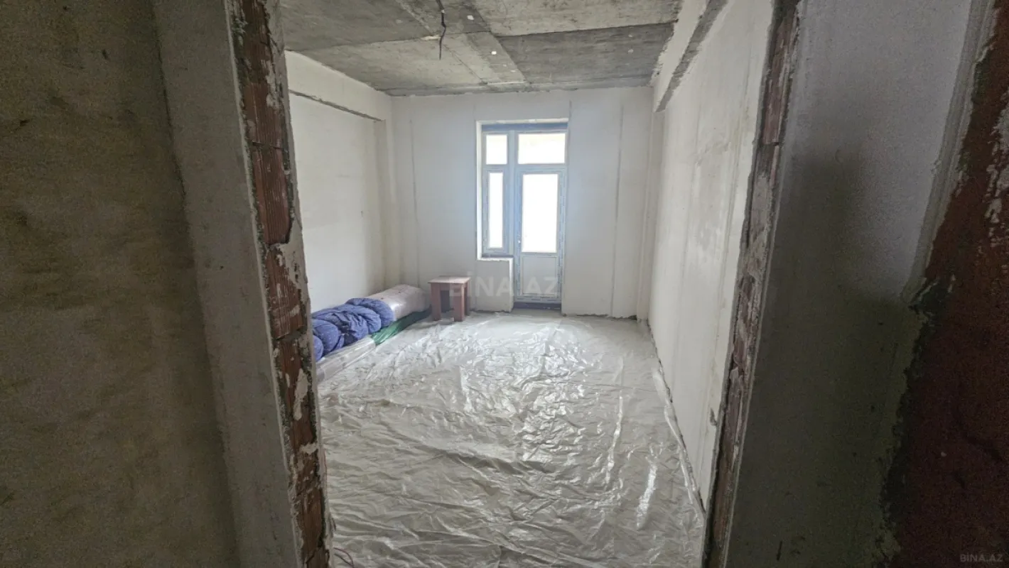 Satılır 3 otaqlı mənzil 155 m²