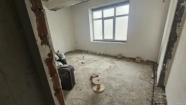 Satılır 3 otaqlı mənzil 155 m²