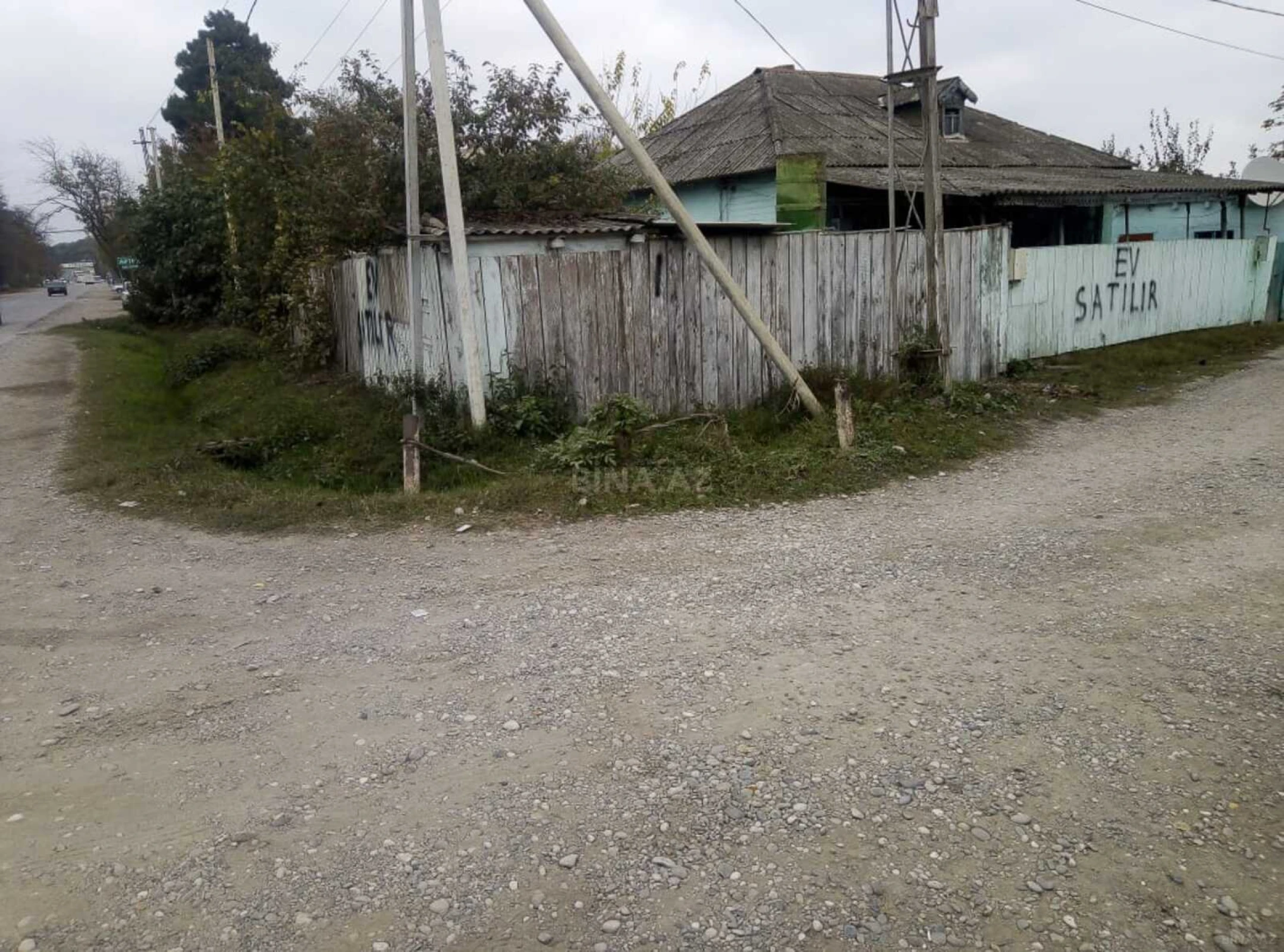 Satılır 3 otaqlı həyət evi 600 m²