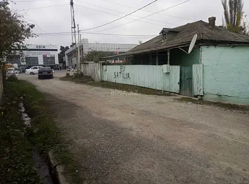 Satılır 3 otaqlı həyət evi 600 m²