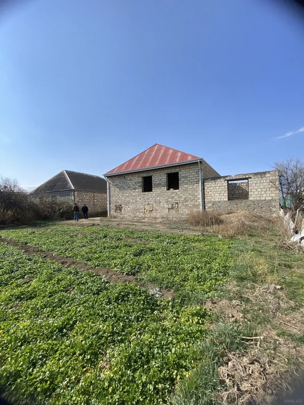 Satılır 9 otaqlı həyət evi 450 m²