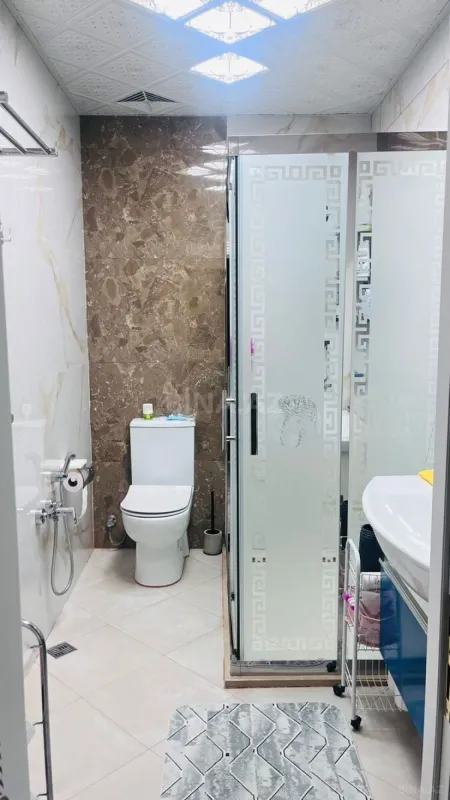 Satılır 2 otaqlı mənzil 65 m²