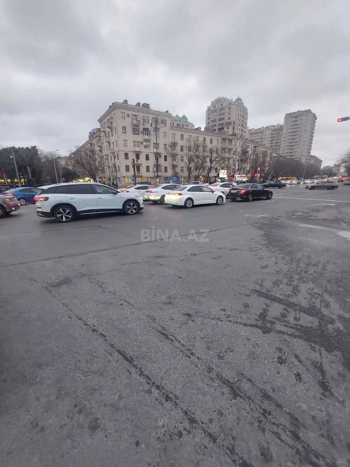 Kirayə verilir 2 otaqlı ofis 56 m²