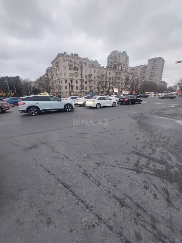 Kirayə verilir 2 otaqlı ofis 56 m²