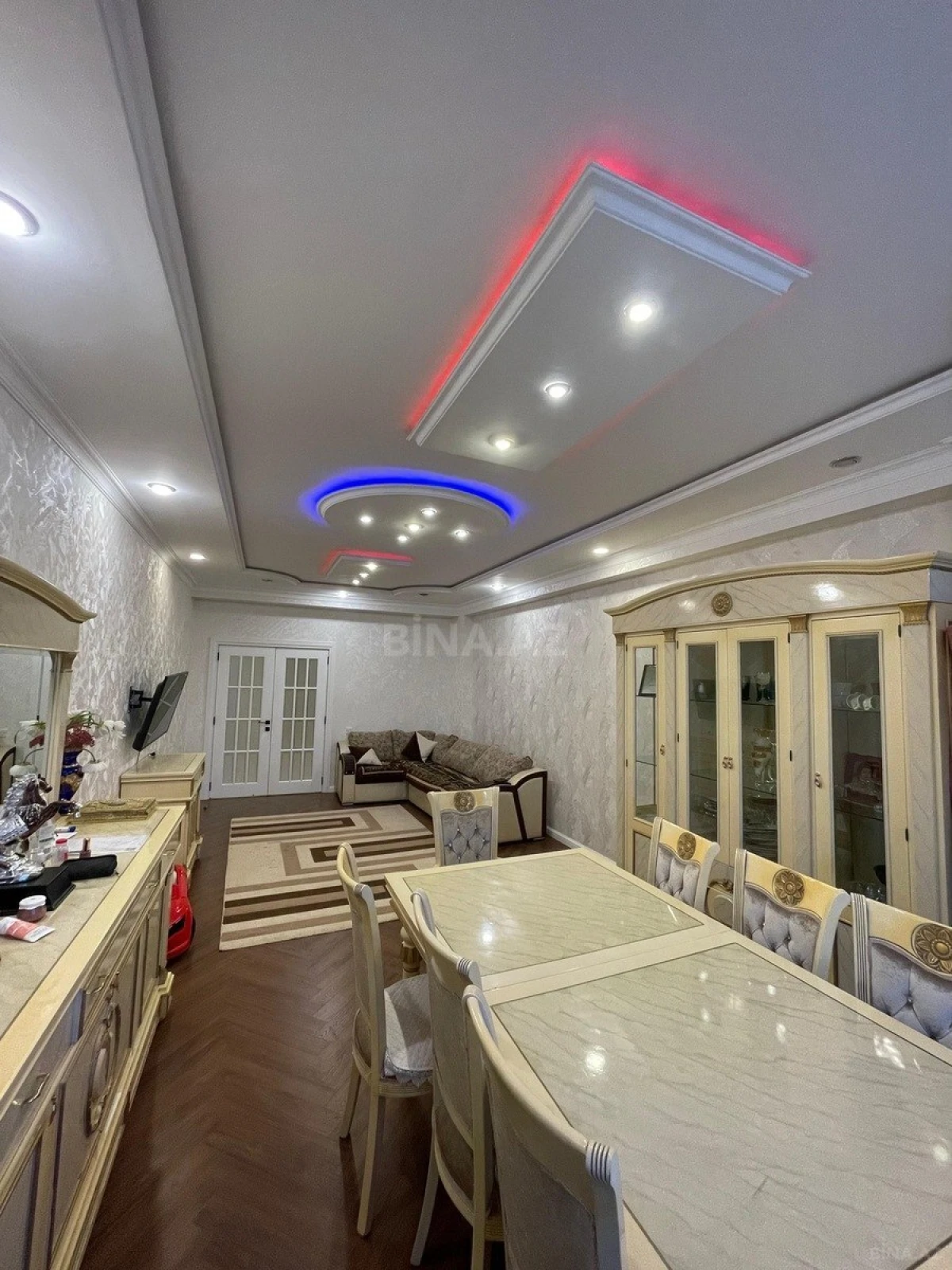 Satılır 3 otaqlı mənzil 125 m²