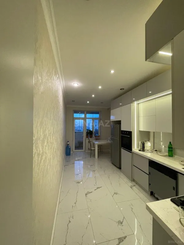 Satılır 3 otaqlı mənzil 125 m²