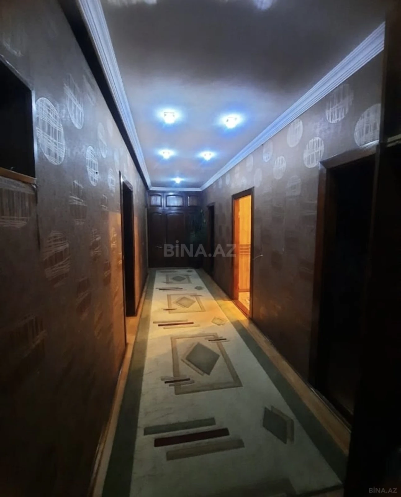 Satılır 5 otaqlı mənzil 100 m²