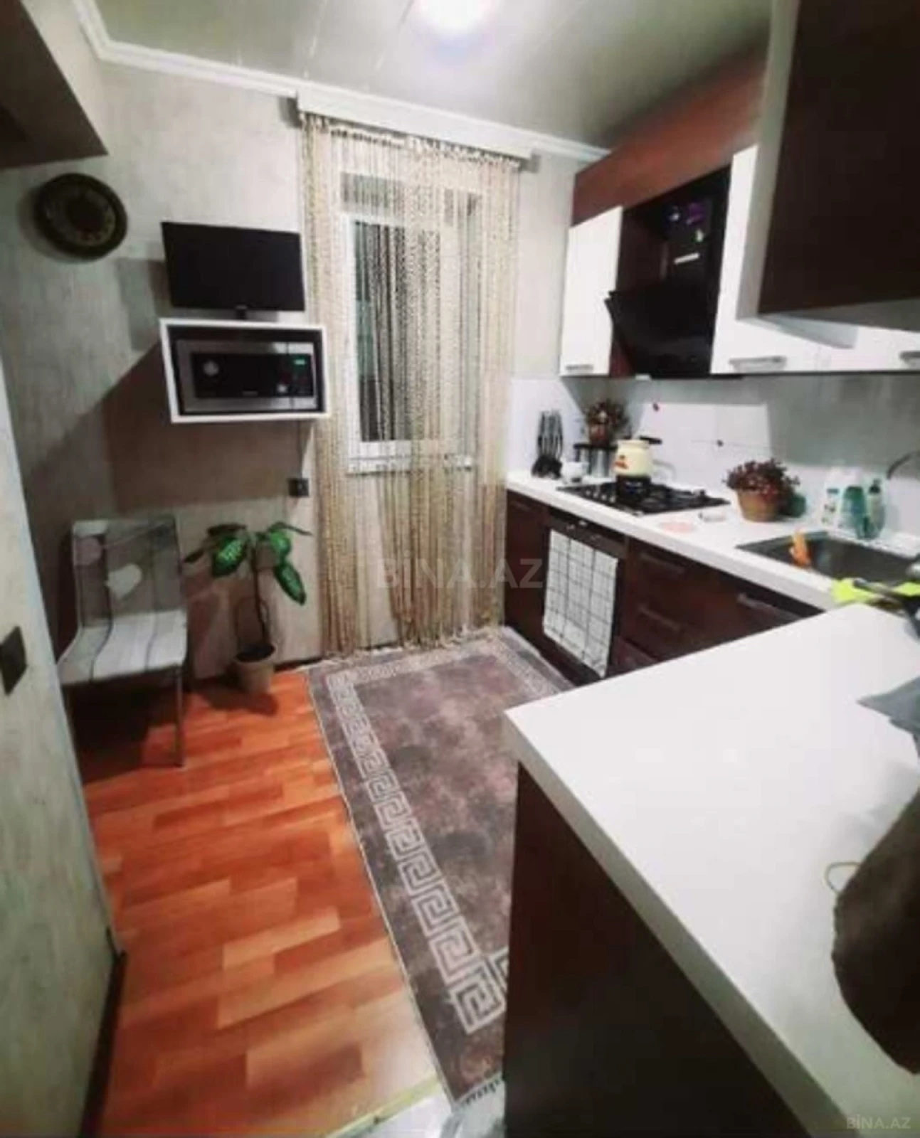 Satılır 5 otaqlı mənzil 100 m²