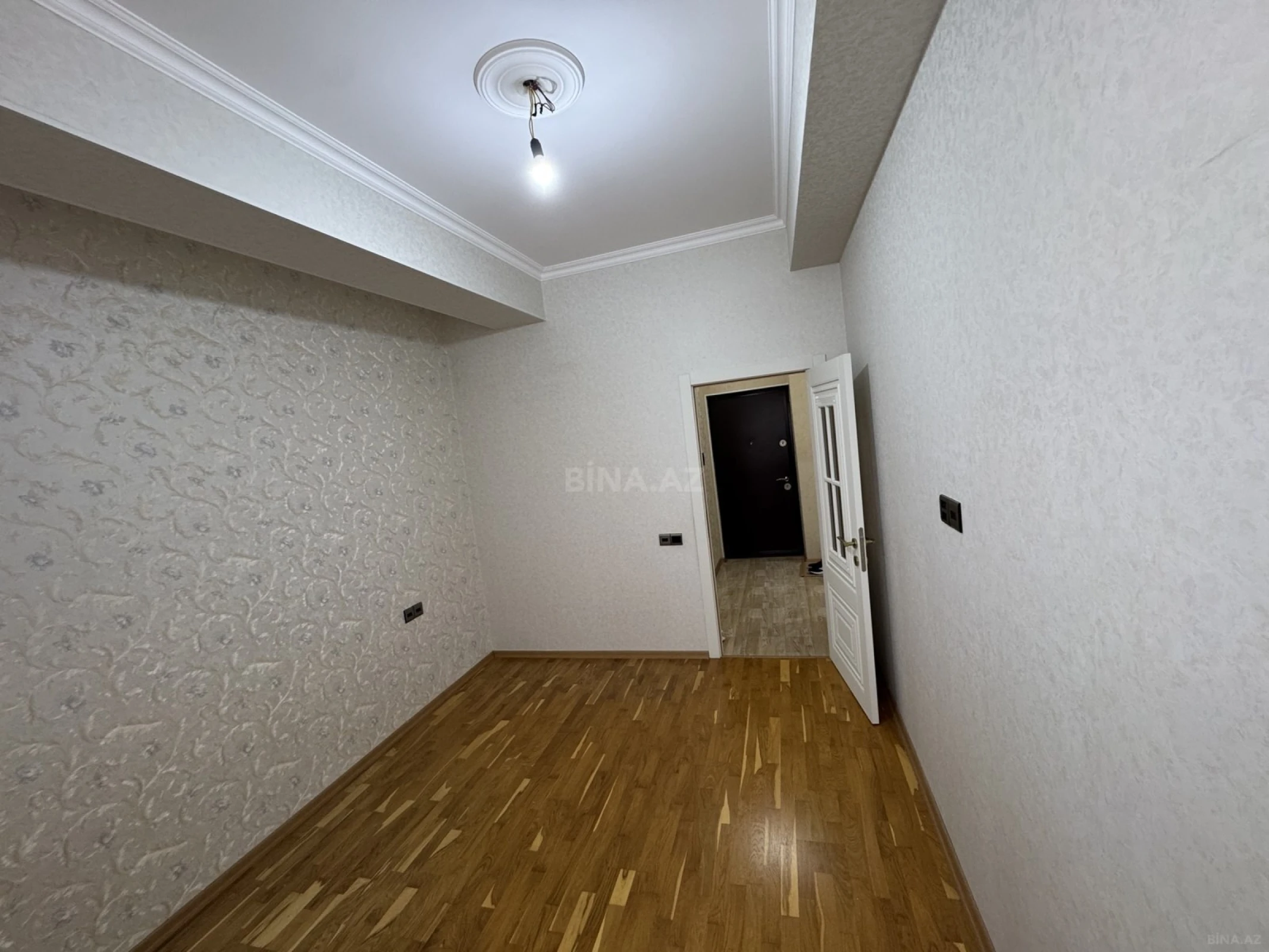 Satılır 2 otaqlı mənzil 61 m²