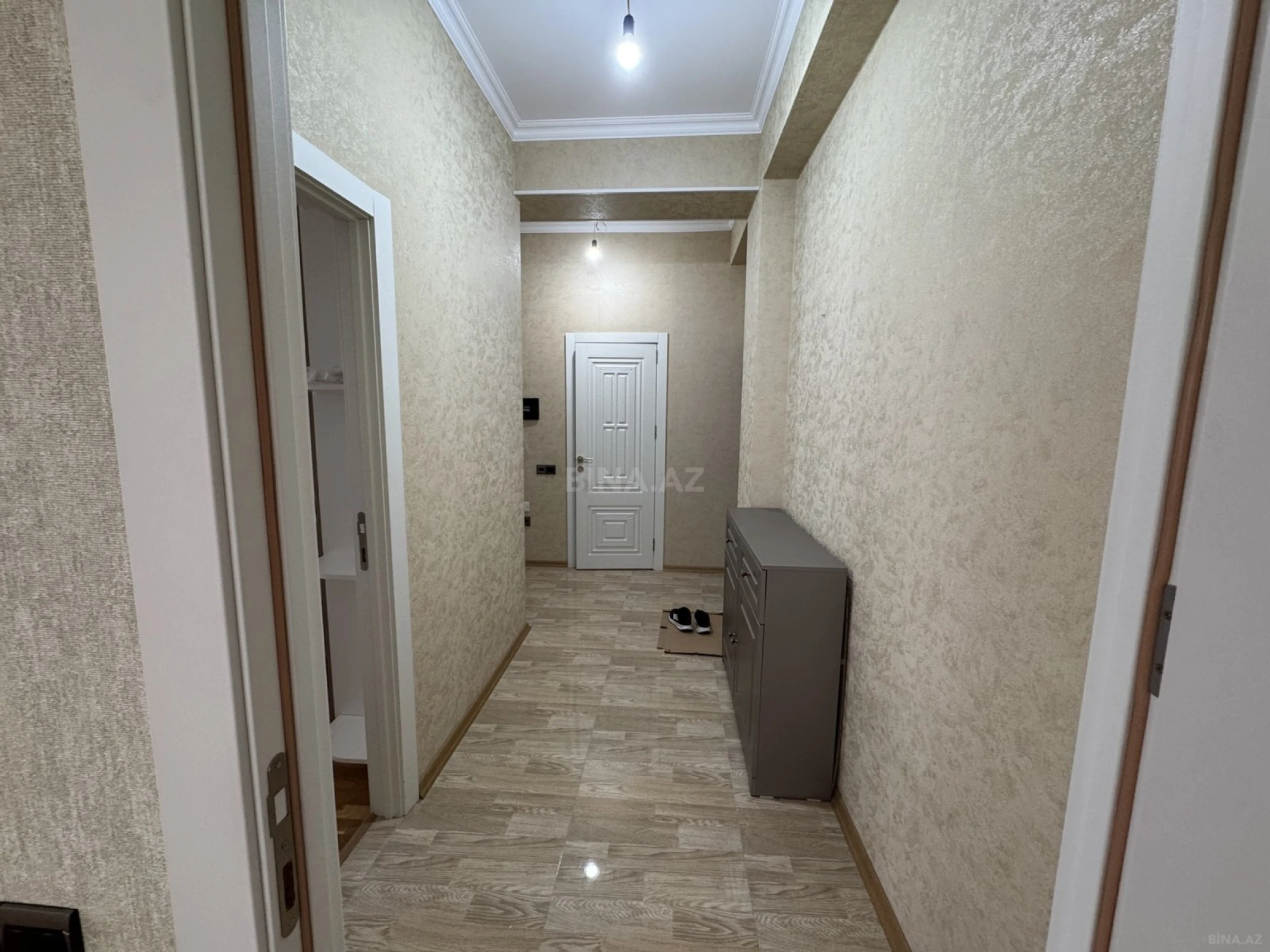 Satılır 2 otaqlı mənzil 61 m²
