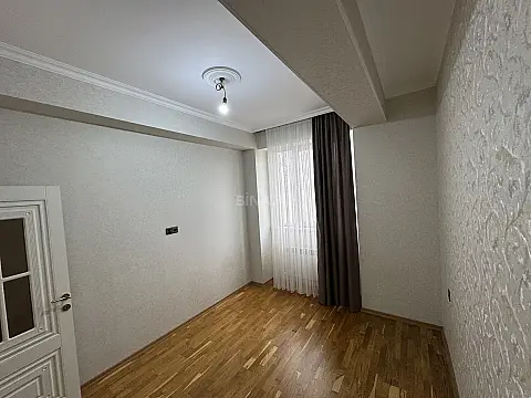 Satılır 2 otaqlı mənzil 61 m²