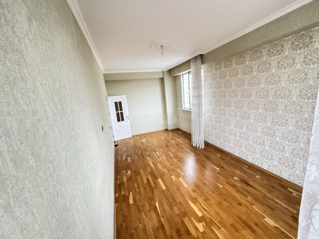 Satılır 2 otaqlı mənzil 61 m²