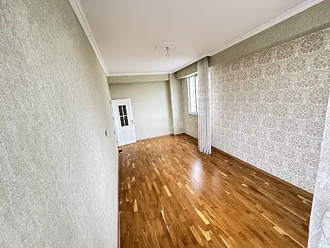 Satılır 2 otaqlı mənzil 61 m²