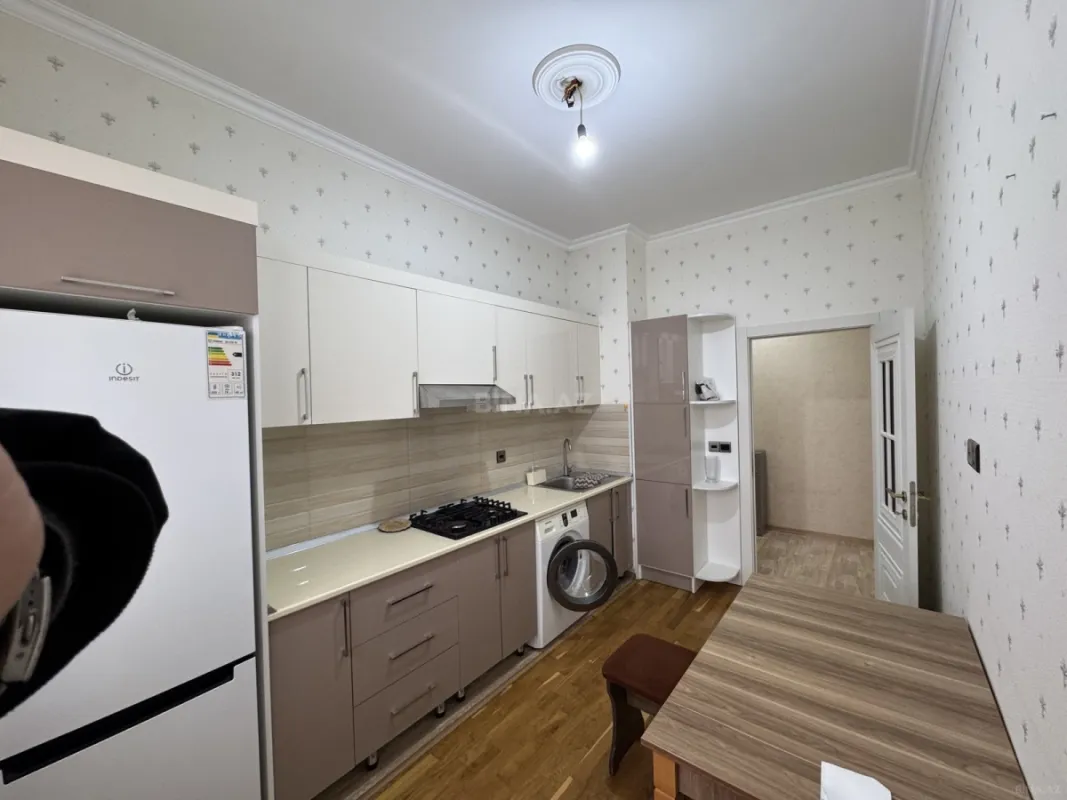Satılır 2 otaqlı mənzil 61 m²