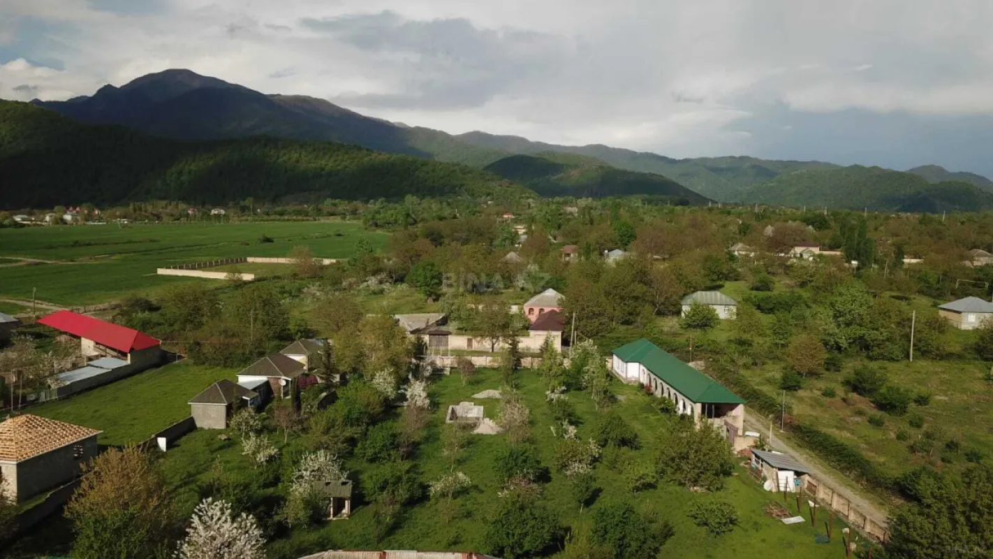 Satılır torpaq sahəsi 10 m²