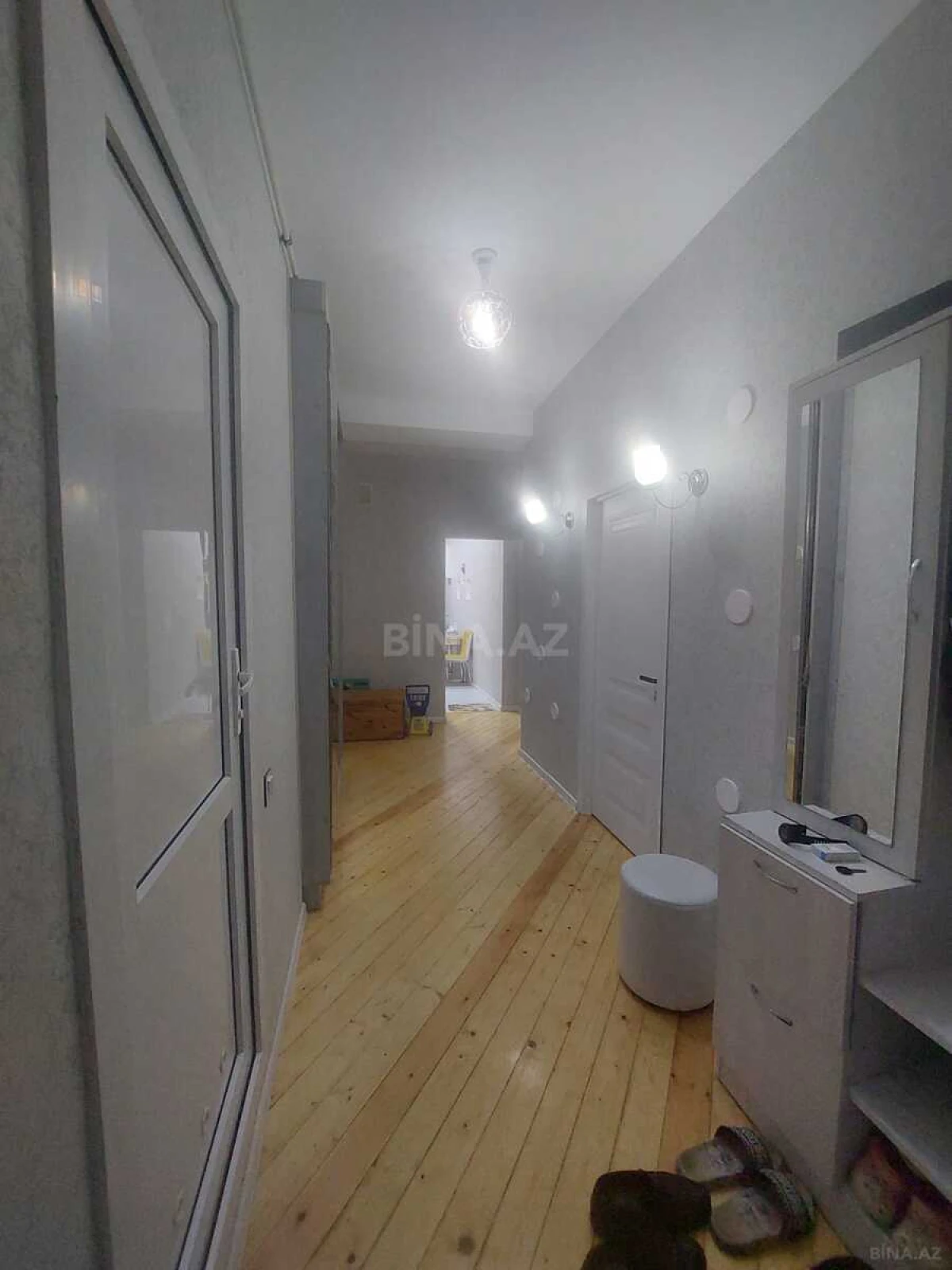 Satılır 2 otaqlı mənzil 71 m²
