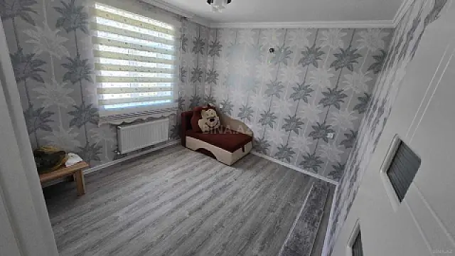 Satılır 5 otaqlı həyət evi 120 m²