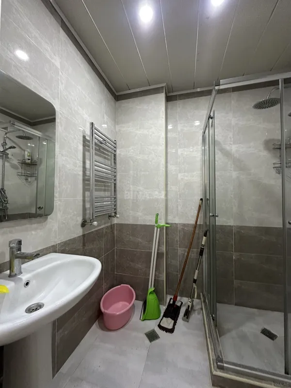 Kirayə verilir 2 otaqlı mənzil 64 m²