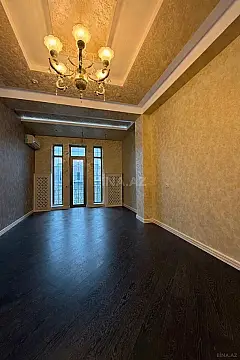 Satılır 10 otaqlı həyət evi 700 m²