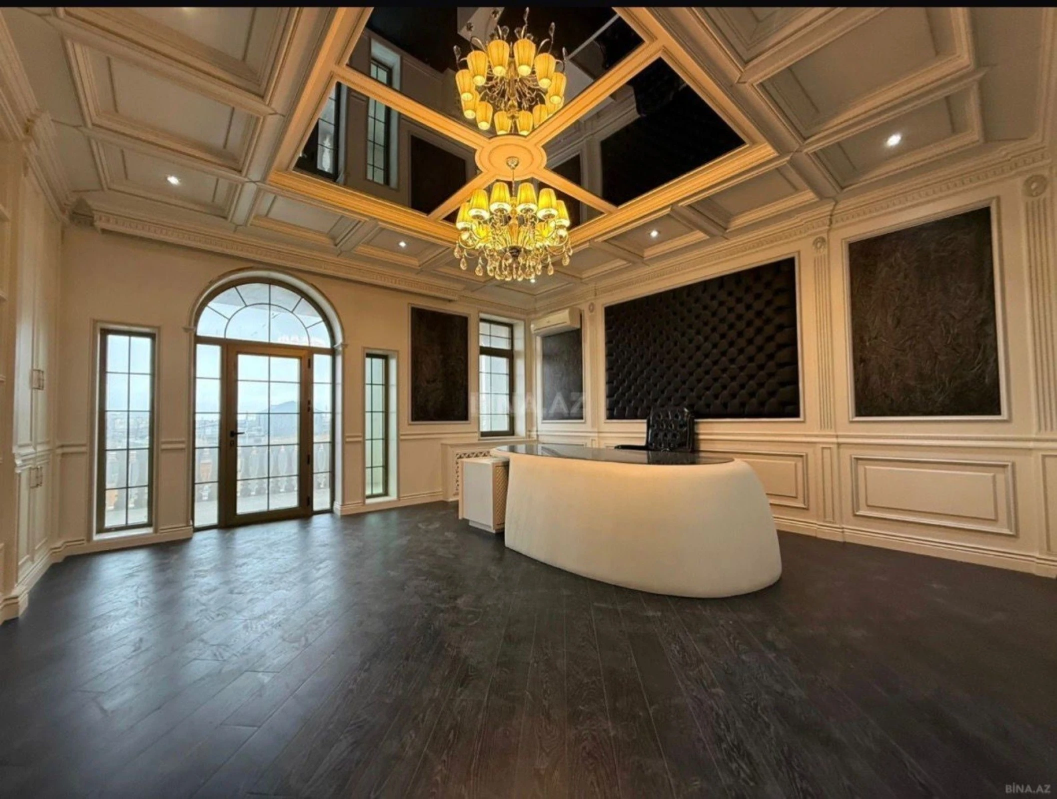 Satılır 10 otaqlı həyət evi 700 m²