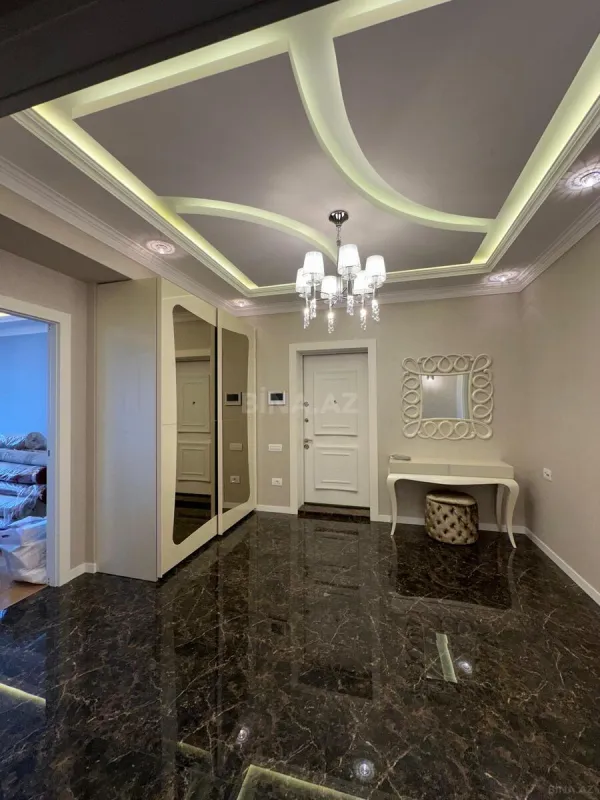 Satılır 3 otaqlı mənzil 137 m²