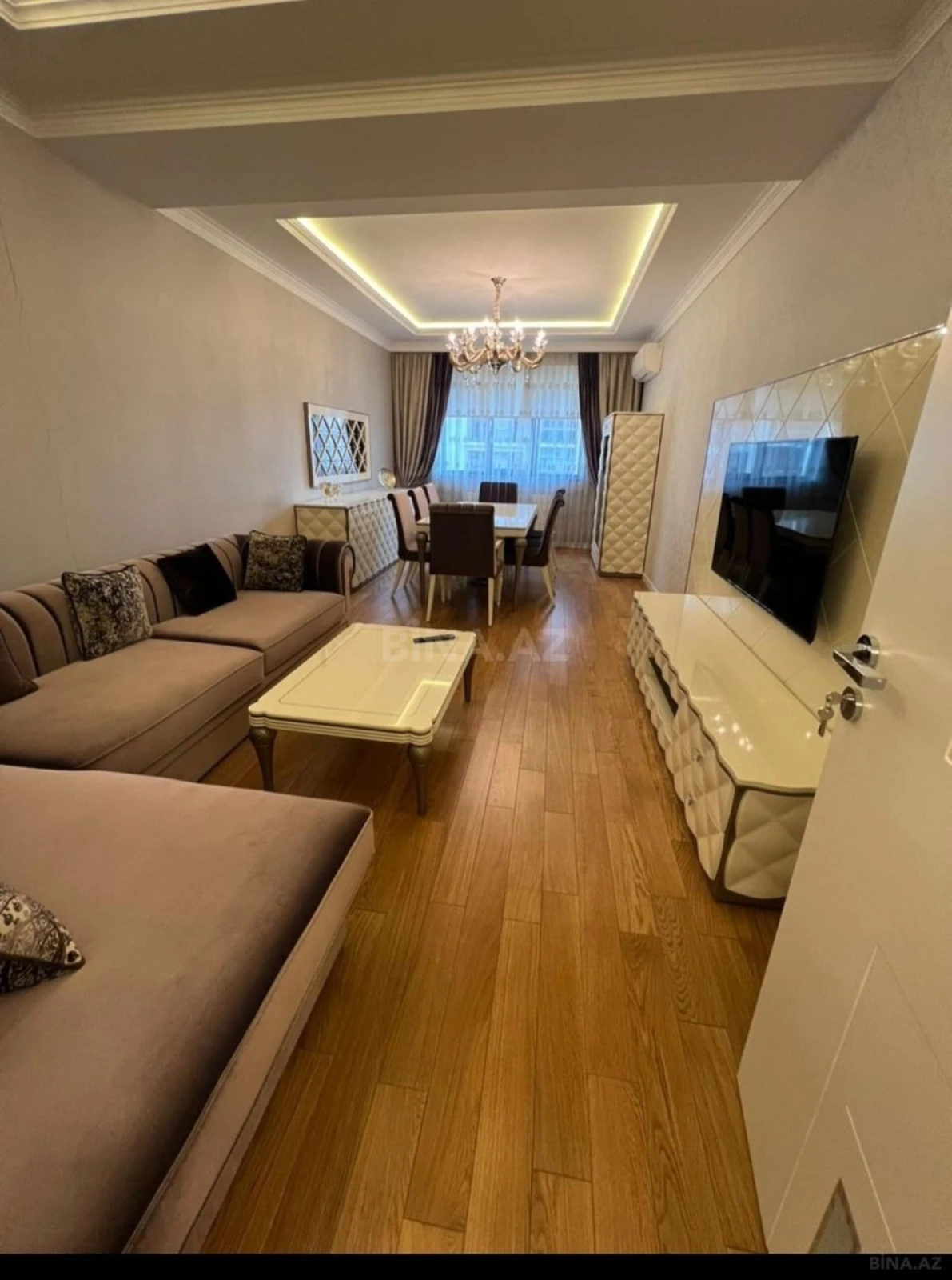 Satılır 3 otaqlı mənzil 137 m²