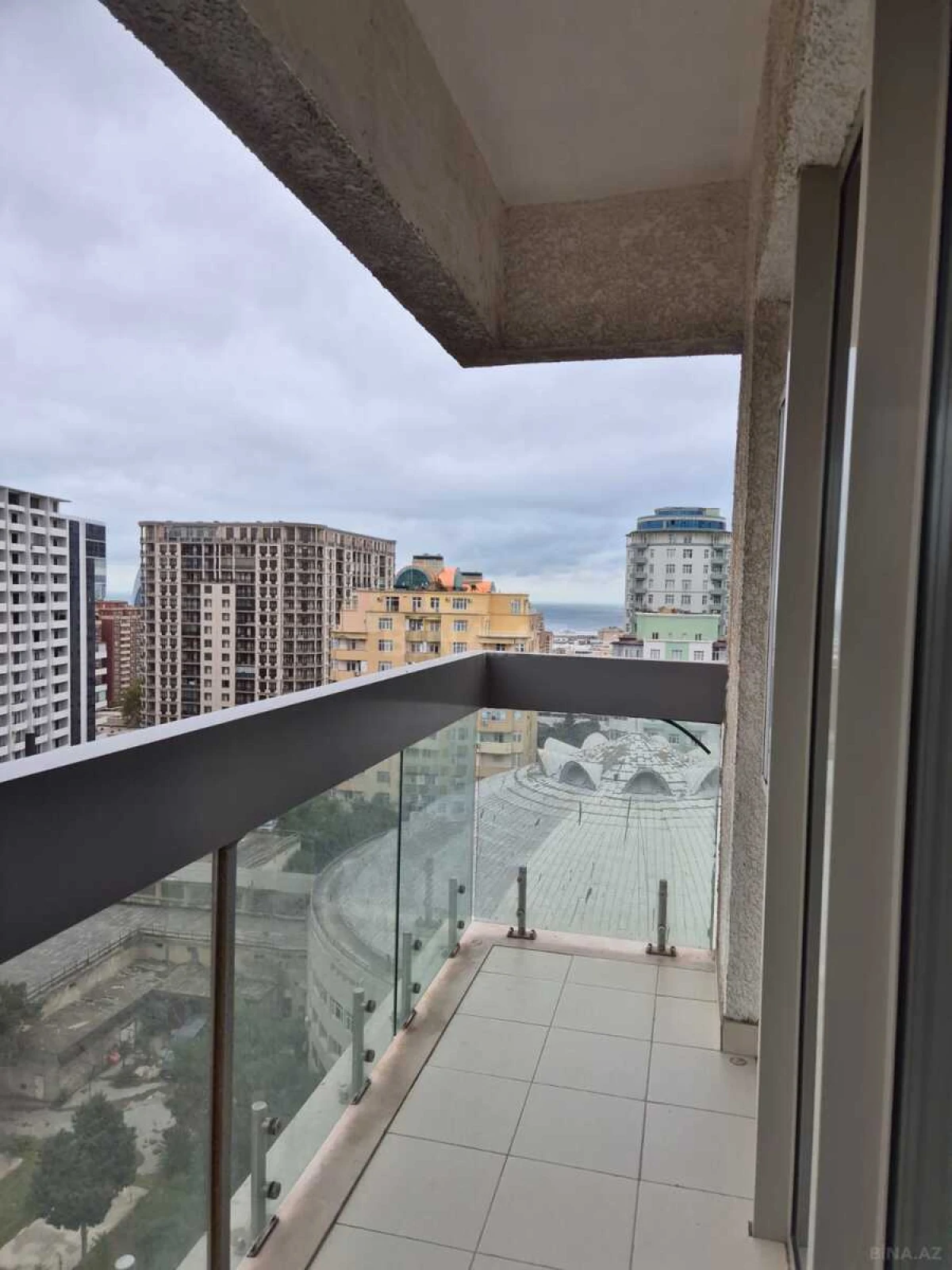 Kirayə verilir 3 otaqlı mənzil 120 m²