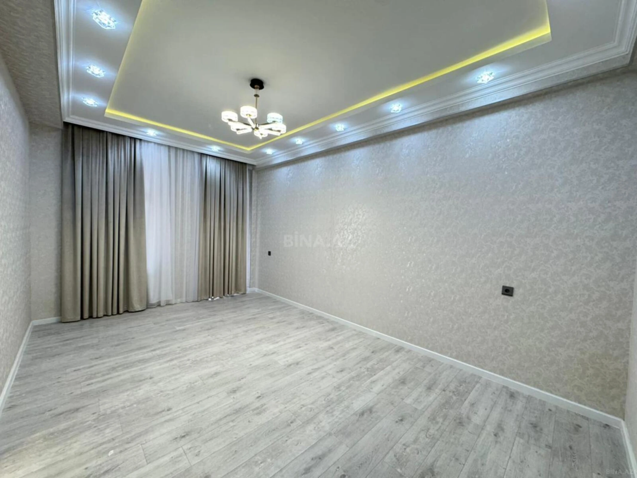 Satılır 3 otaqlı mənzil 105 m²