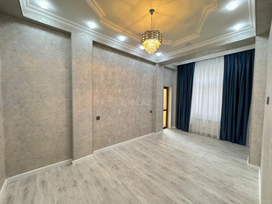 Satılır 3 otaqlı mənzil 105 m²