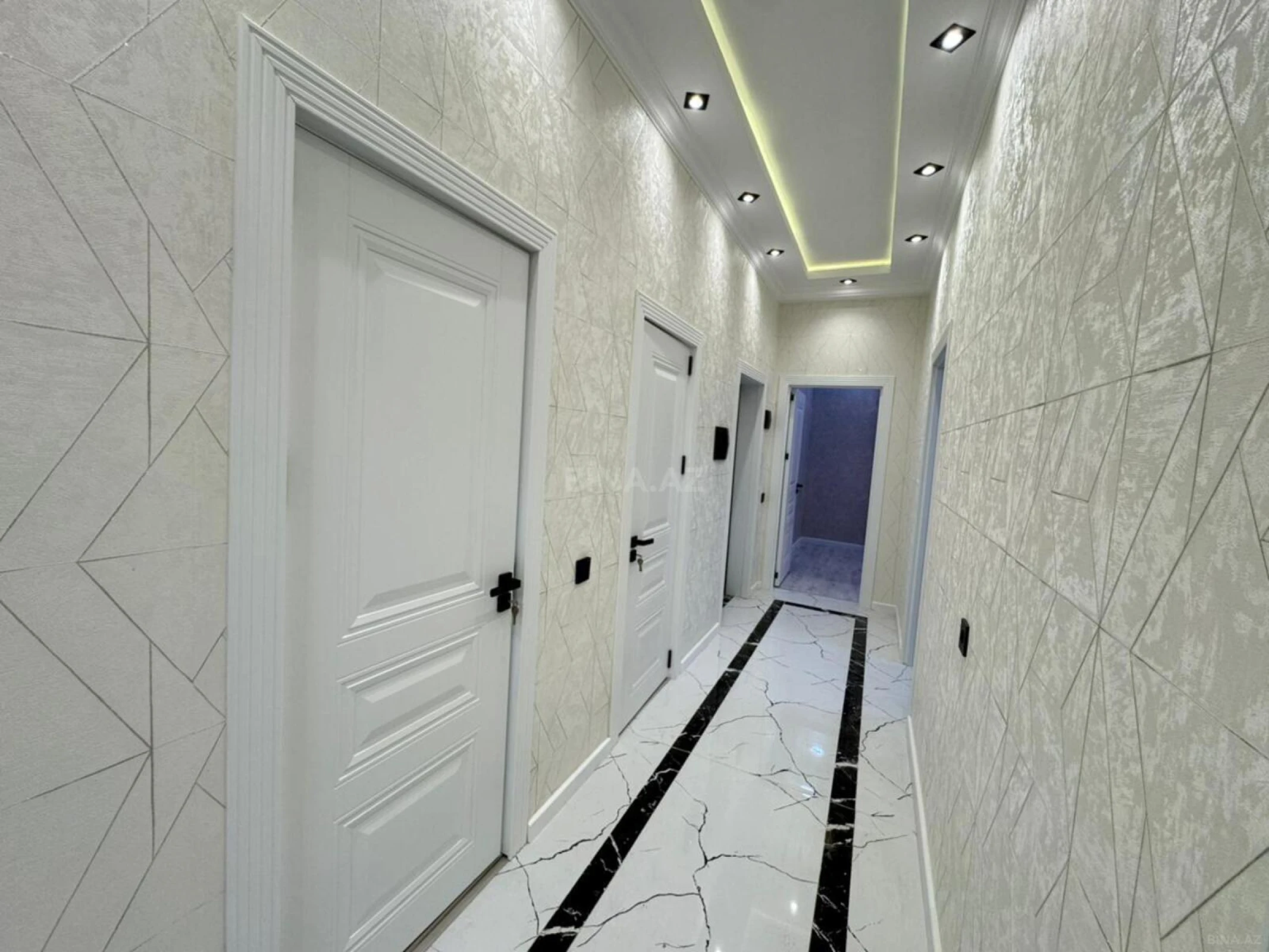Satılır 3 otaqlı mənzil 105 m²