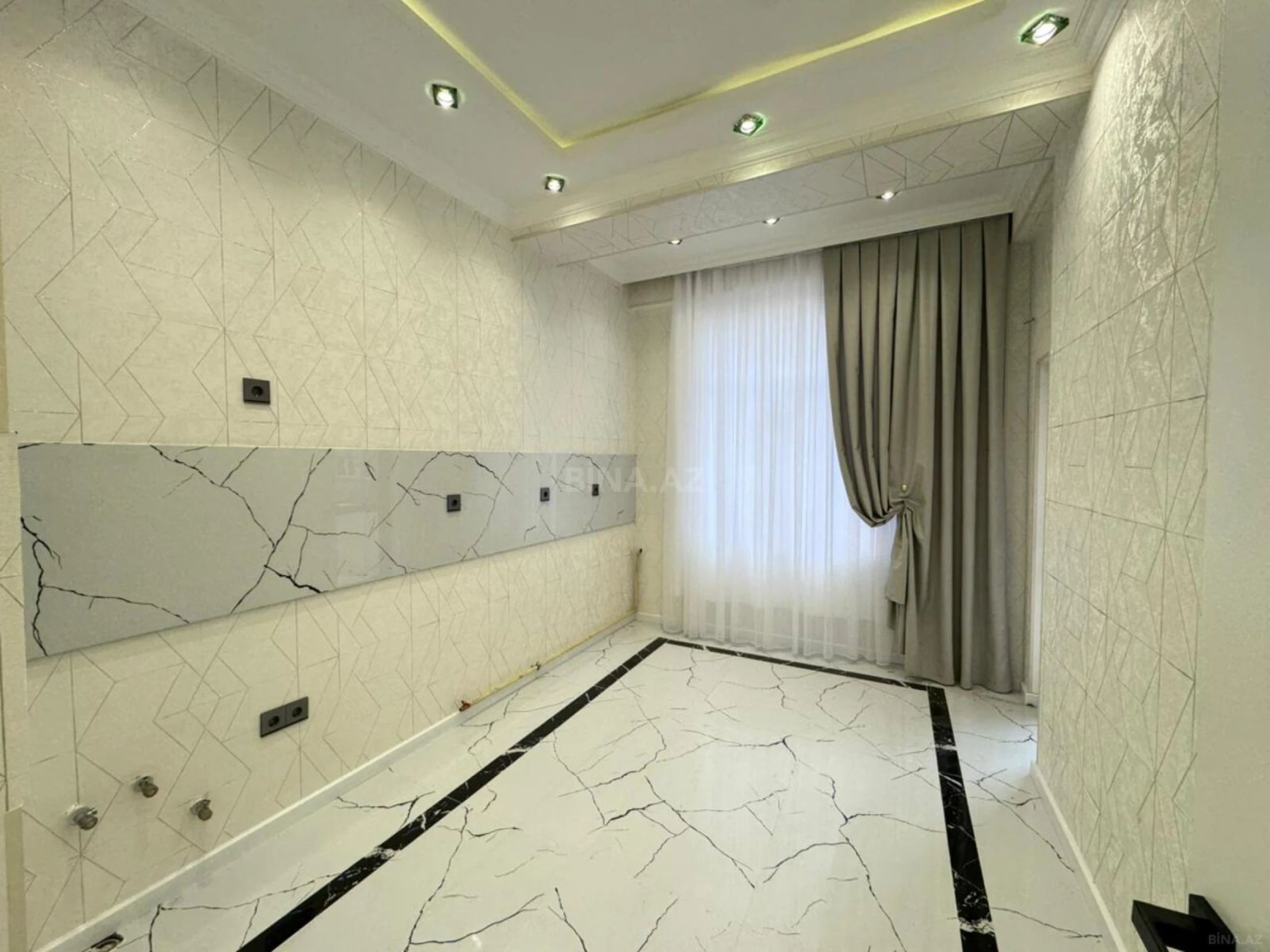 Satılır 3 otaqlı mənzil 105 m²