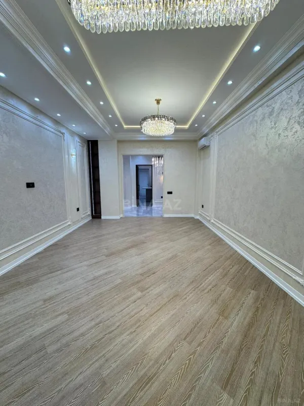 Satılır 3 otaqlı mənzil 130 m²
