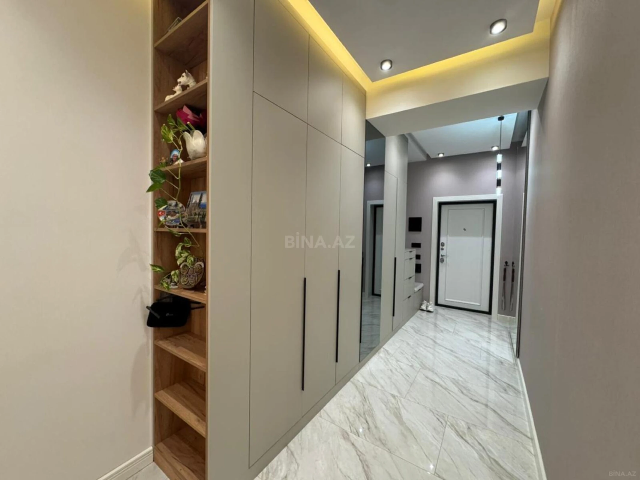 Satılır 3 otaqlı mənzil 138 m²