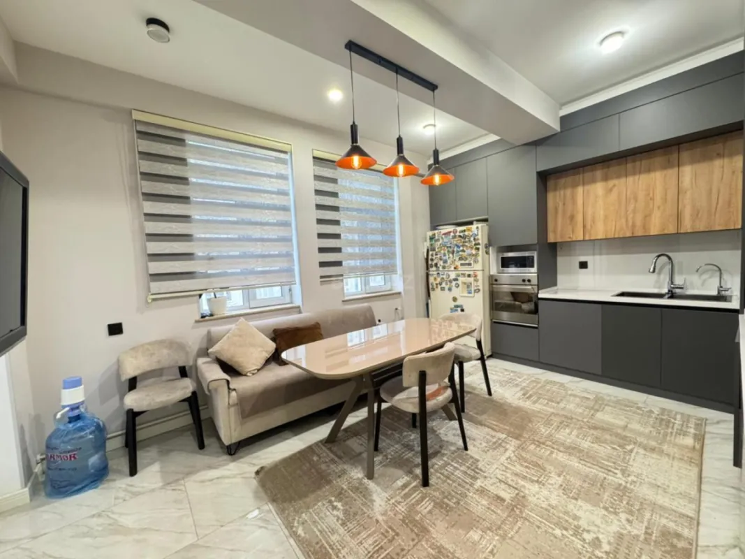 Satılır 3 otaqlı mənzil 138 m²