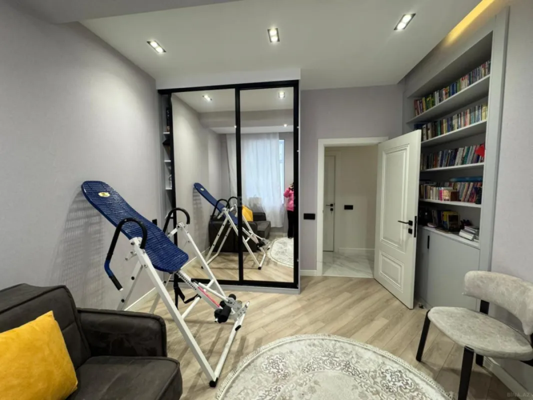 Satılır 3 otaqlı mənzil 138 m²