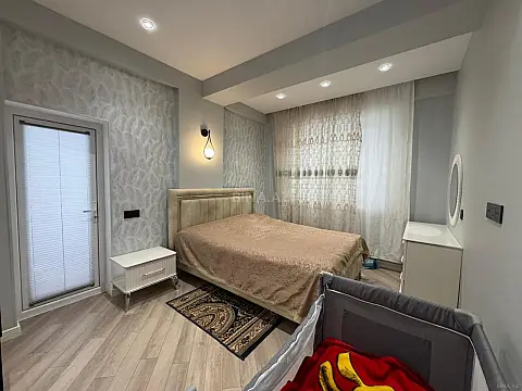 Satılır 3 otaqlı mənzil 138 m²