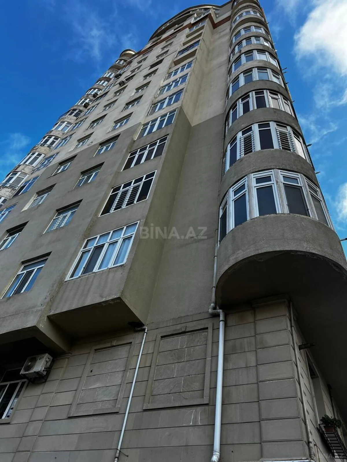 Satılır obyekt 250 m²