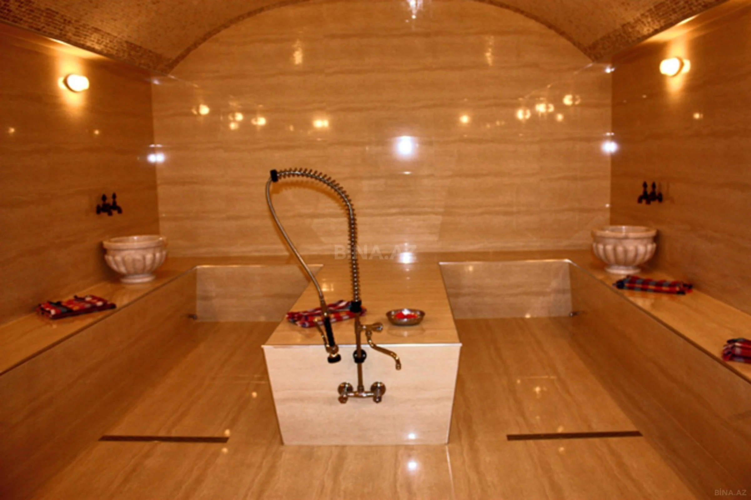 Satılır obyekt 250 m²