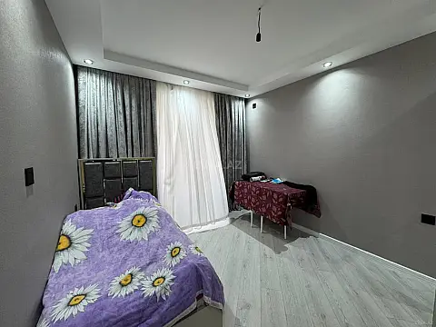 Satılır 5 otaqlı mənzil 120 m²